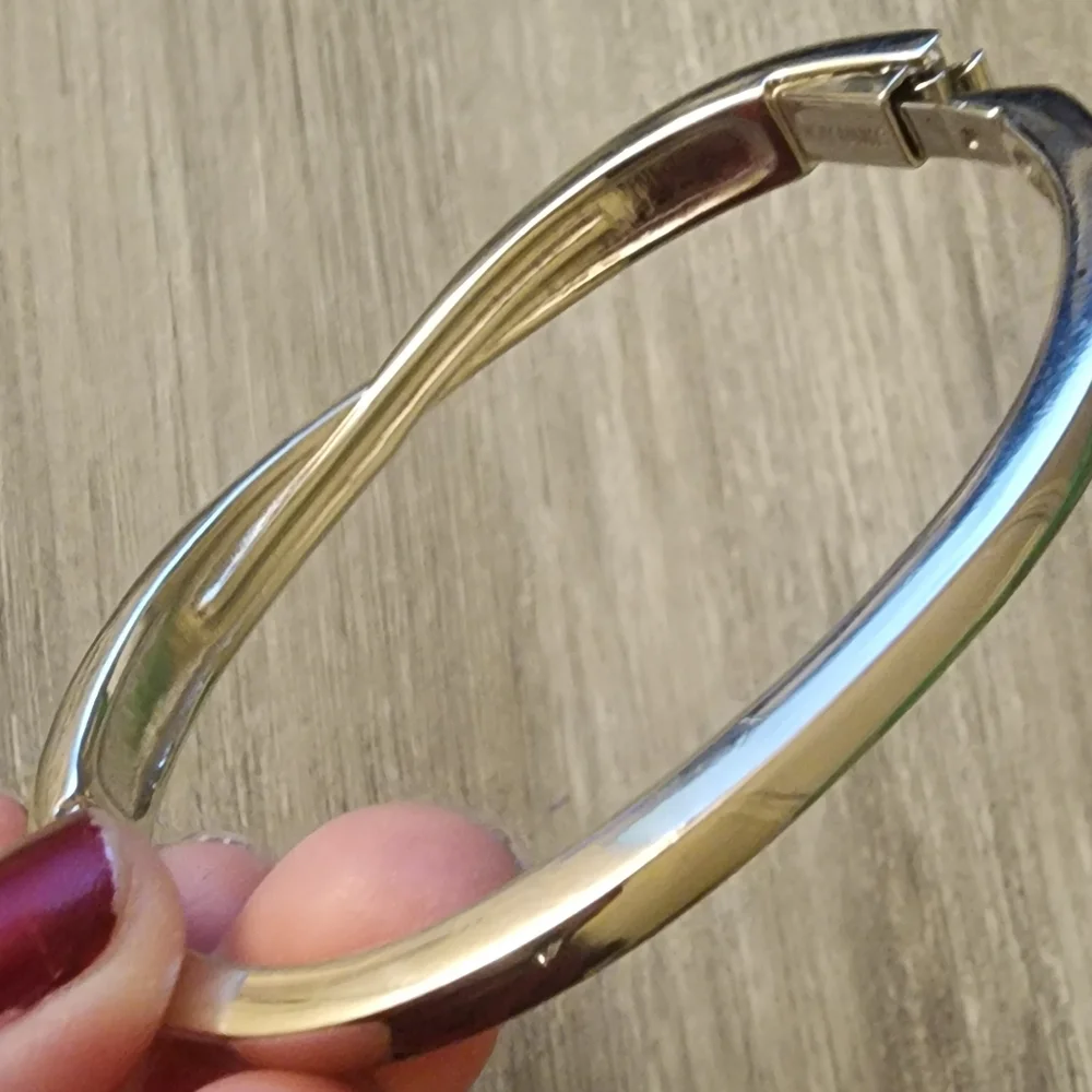 Swarovski Silver Tone Oval Bangle Bracelet‎